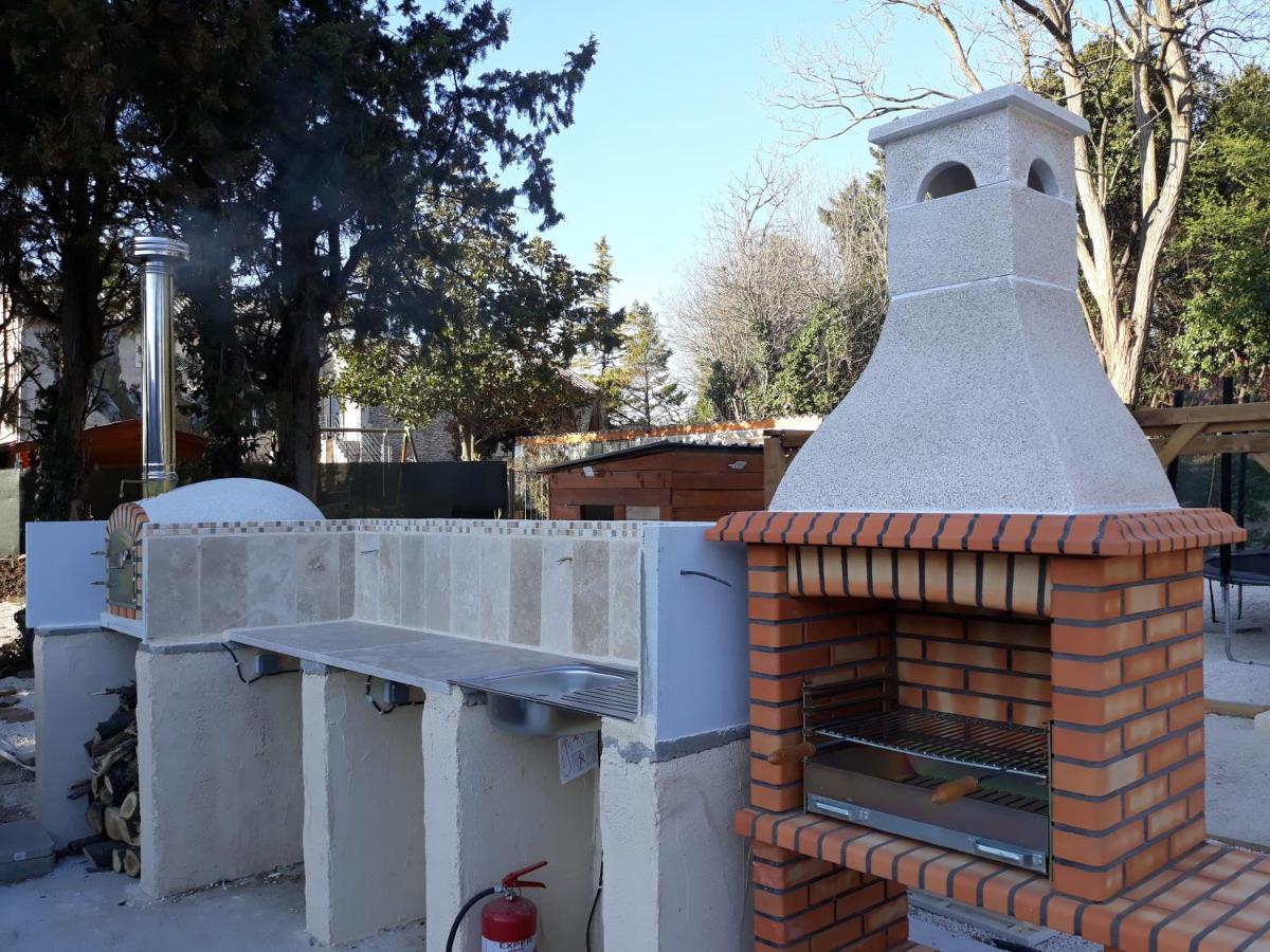 Gite De Leonie Moulin De Tartay En Avignon Bagian luar foto